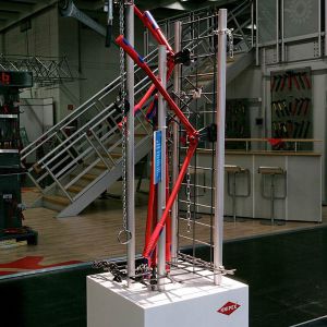 Stracke_Deco_Sonderanfertigung_Zangendisplay_Knipex.jpg