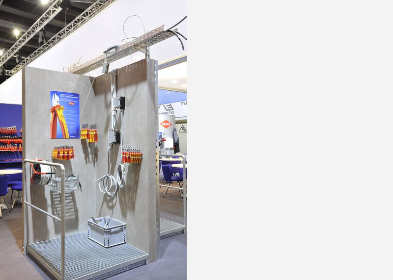 Stracke_Deco_Messe_Dekoration_Practical_World_Knipex_Messestand_Demo.JPG