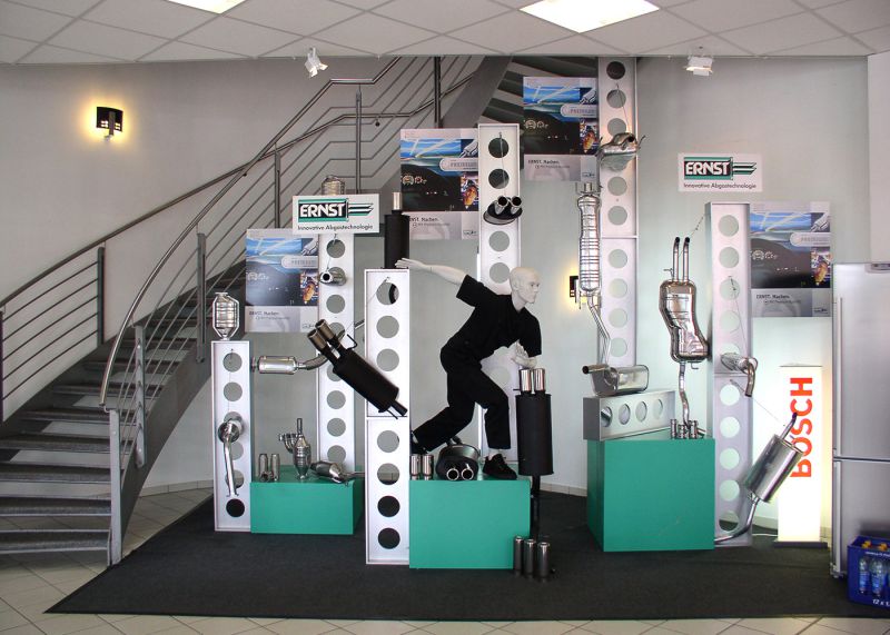 Stracke_Deco_Shopdekoration_Autoteile_Ernst_02.JPG