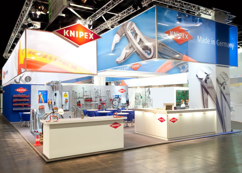 Stracke_Deco_Messe_Dekoration_Practical_World_Knipex_Messestand.jpg