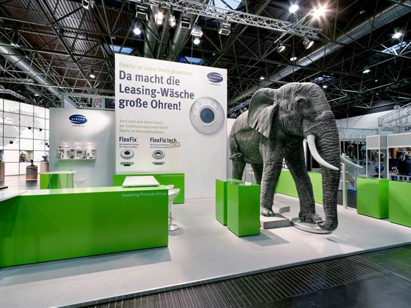 Stracke_Deco_Messe_Dekoration_A+A_Grasdeko_YKK_Elefant_XXL_02.jpg