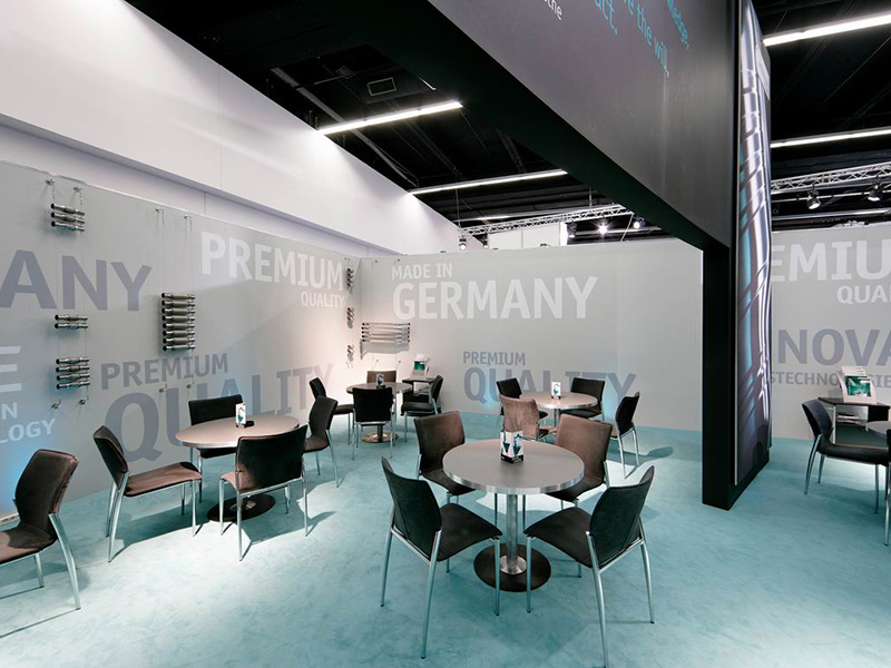 Stracke_Deco_Messe_Dekoration_Automechanica_ERNST-Automechanica_Wanddekoration_Kommunikationsbereich.jpg