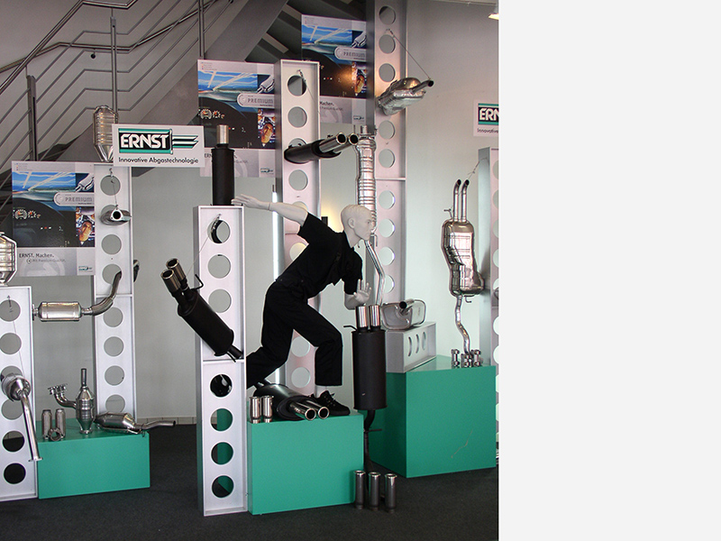 Stracke_Deco_Shopdekoration_Autoteile_Ernst_03.JPG