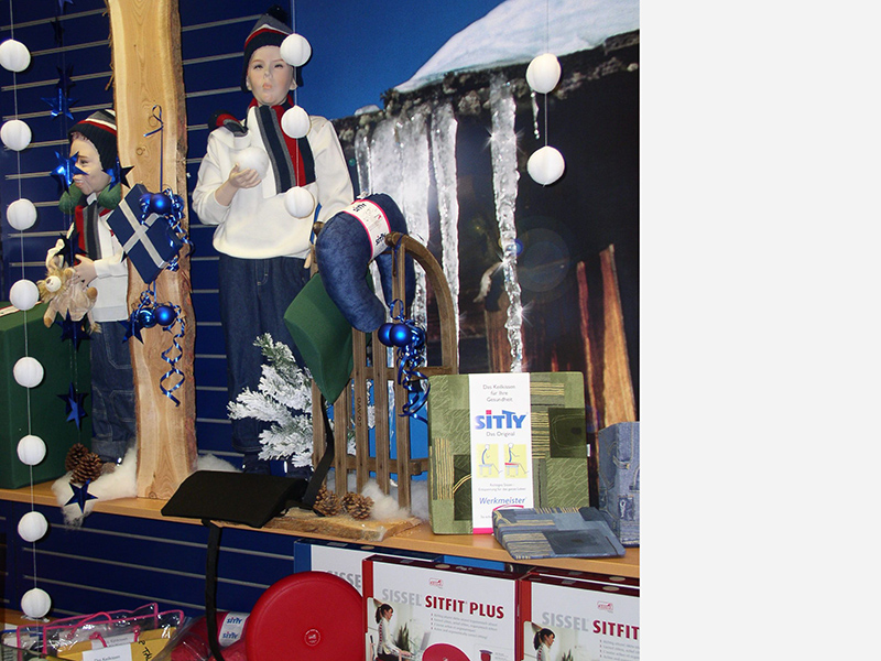 Stracke_Deco_Shop_Retail_Schaufensterdekoration_Sissel_01.jpg